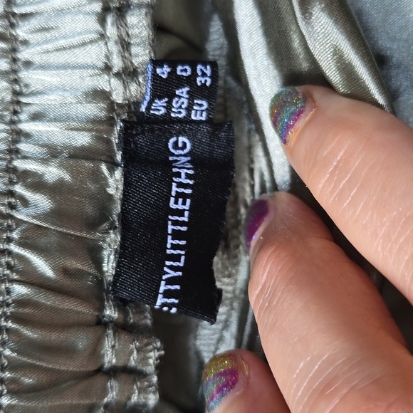 PrettyLittleThing Ahannon Sage Green Satin Side Stripe Boxer Jogger 0 NEW - Picture 12 of 14